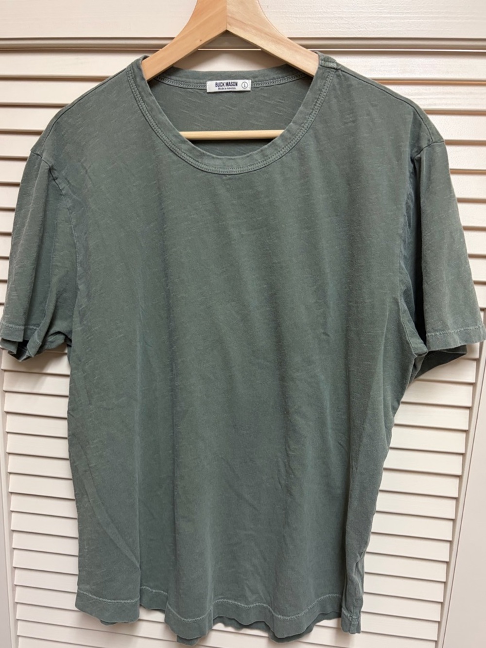 Buck Mason USA Made Green Curved Hem T Shirt Mens Large Cotton Short Sleeve Tee